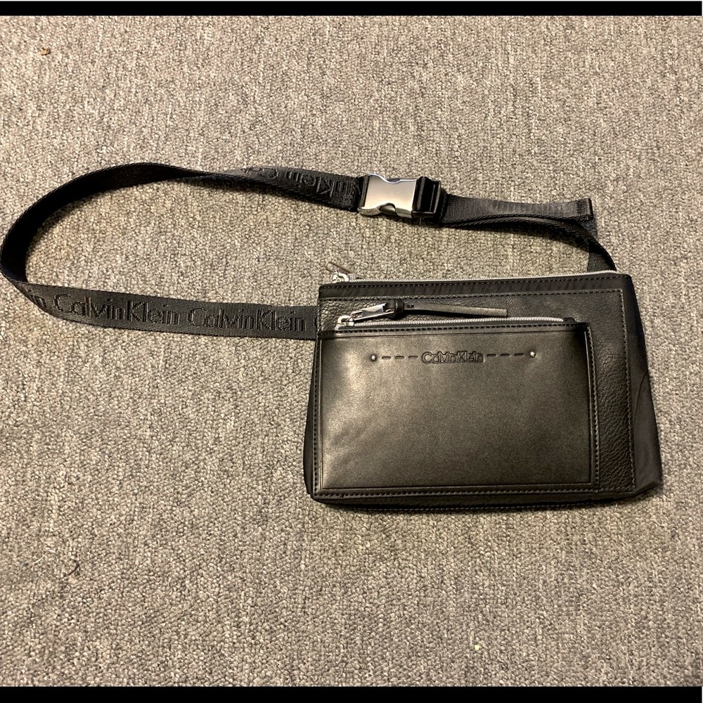 NWOT Calvin Klein Lisa Nylon convertible bag - thin belt/waist/crossbody - black